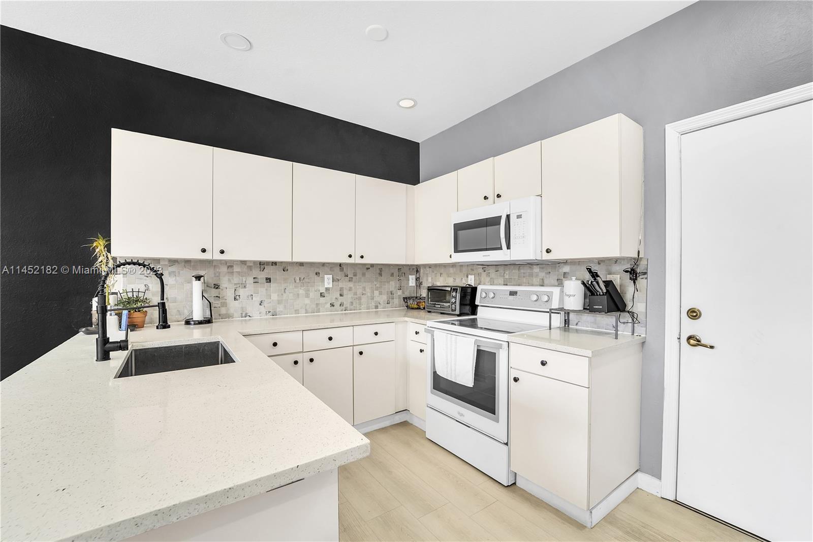 27521 SW 138th Ave Unit: -
