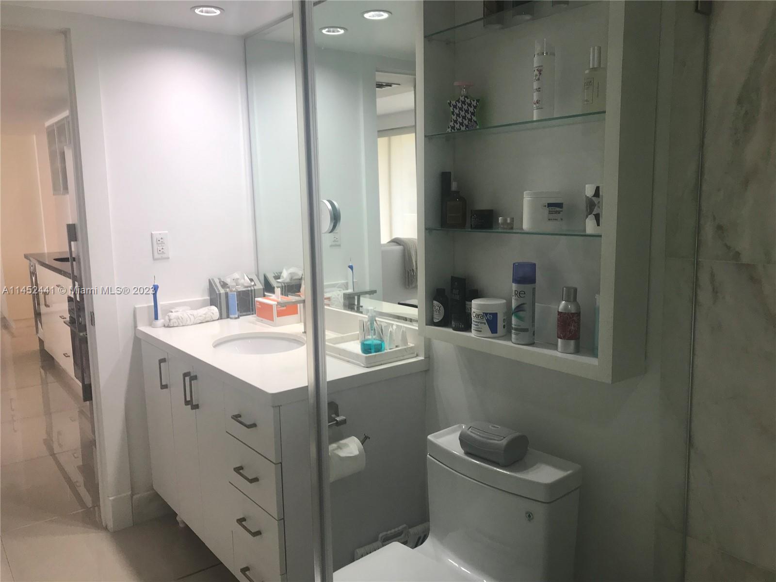 2951 S Bayshore Dr # 904