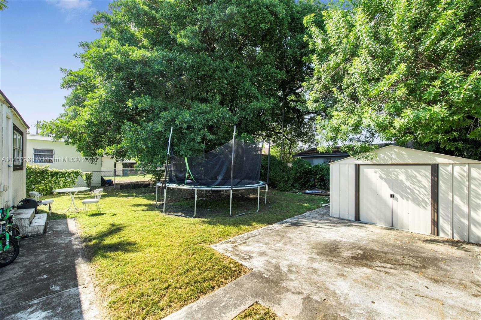 1617 NW 44th St