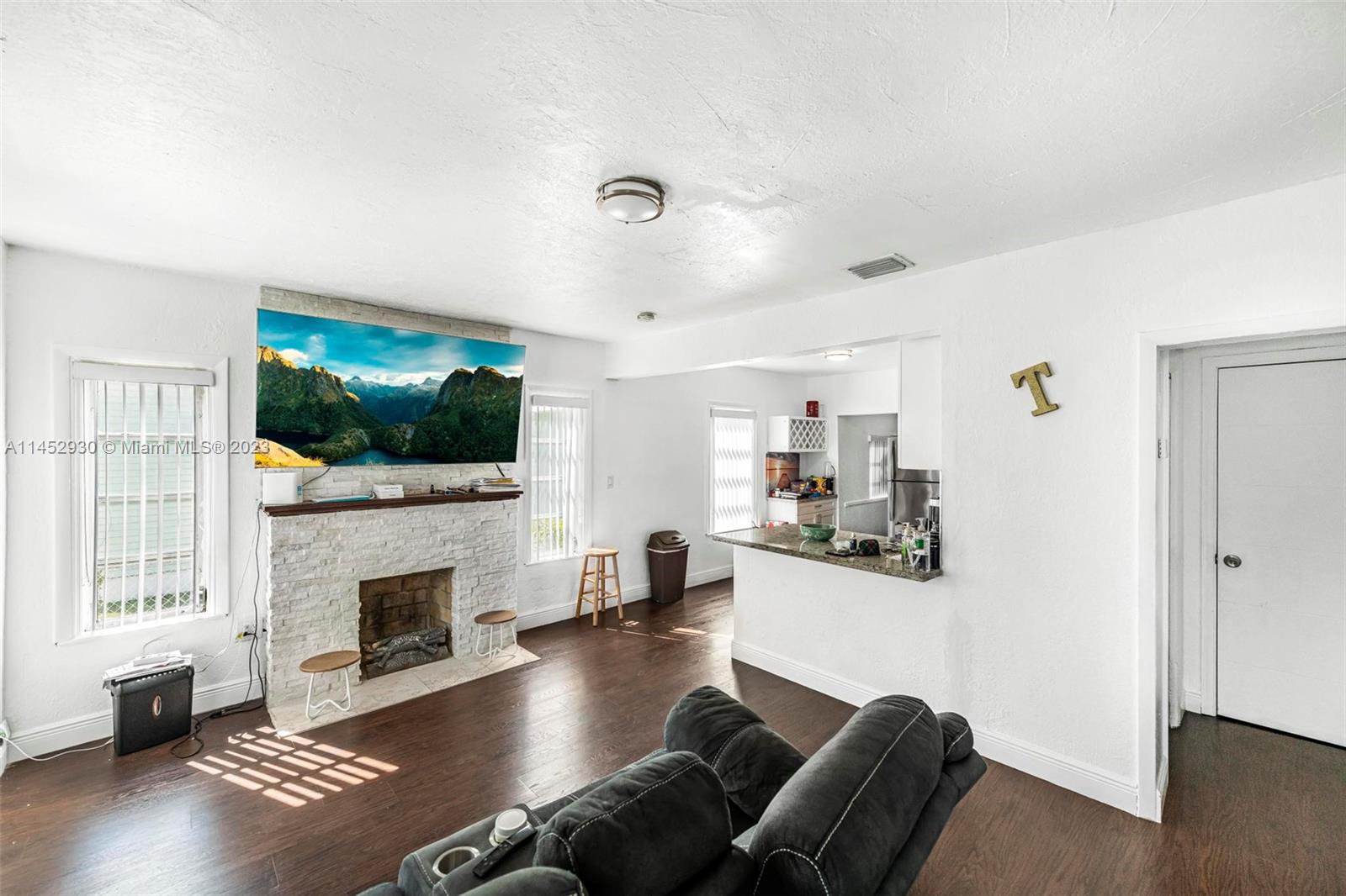 1617 NW 44th St