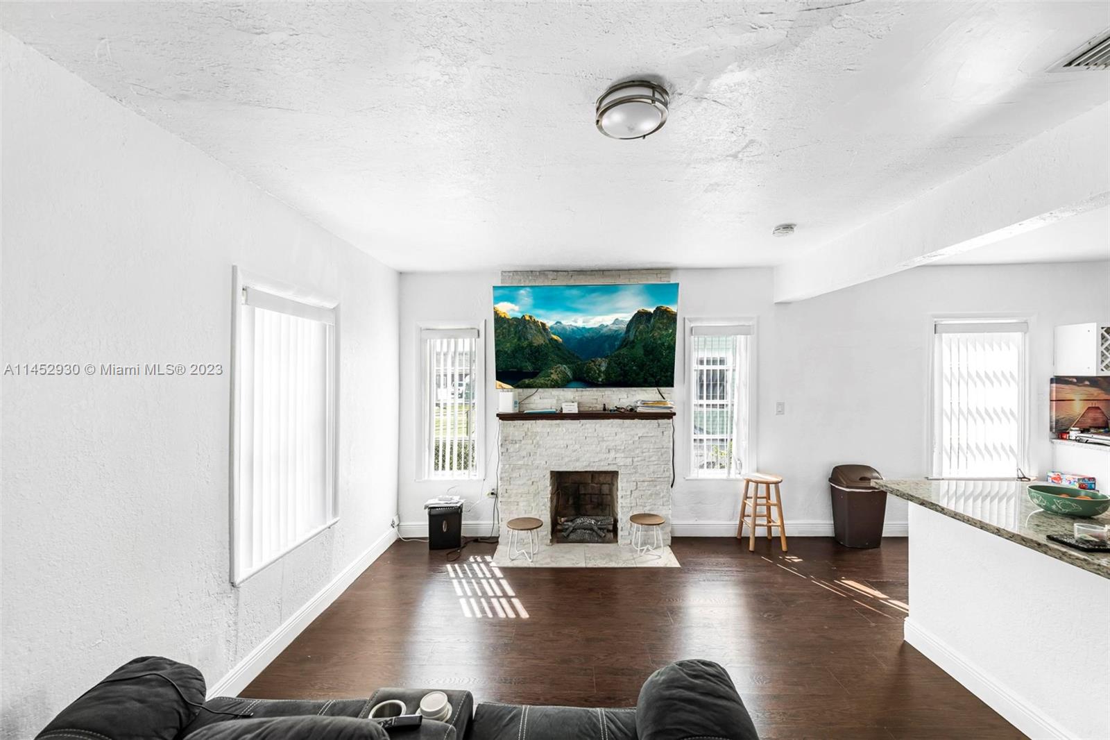 1617 NW 44th St