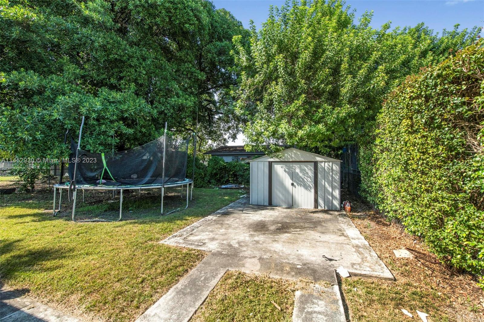 1617 NW 44th St