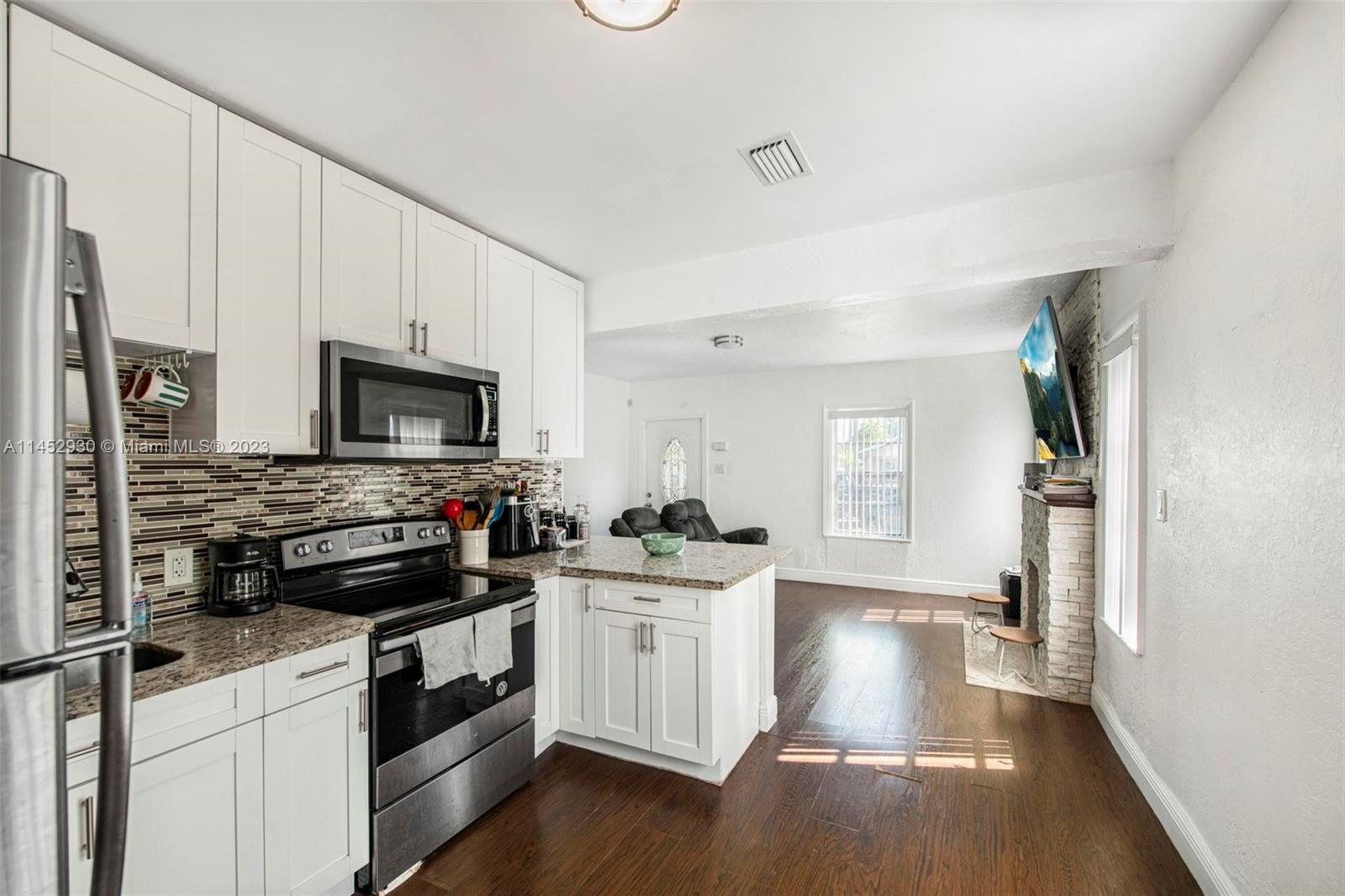 1617 NW 44th St