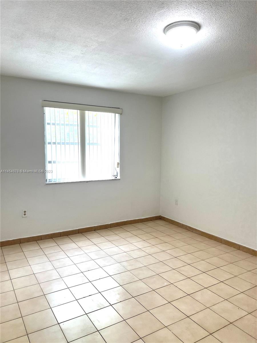 677 SW 9th Ave # 202