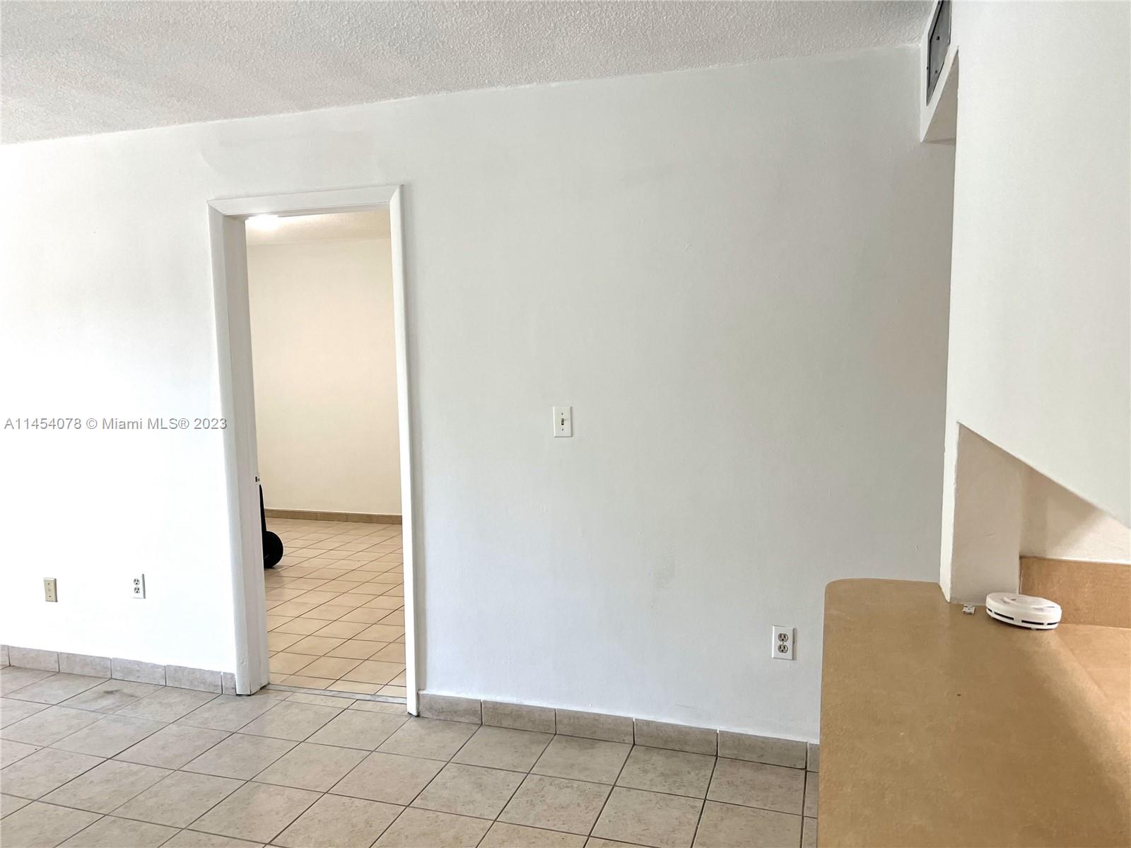 677 SW 9th Ave # 202