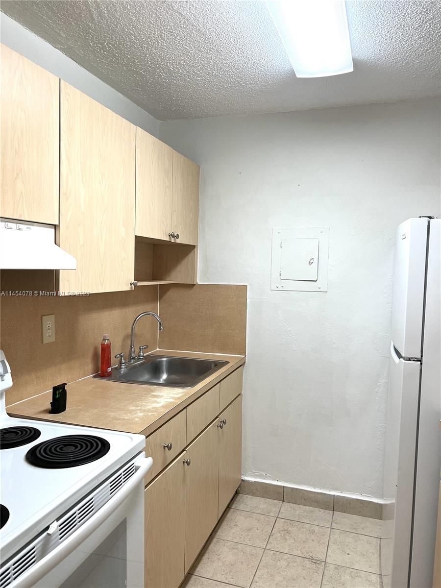 677 SW 9th Ave # 202