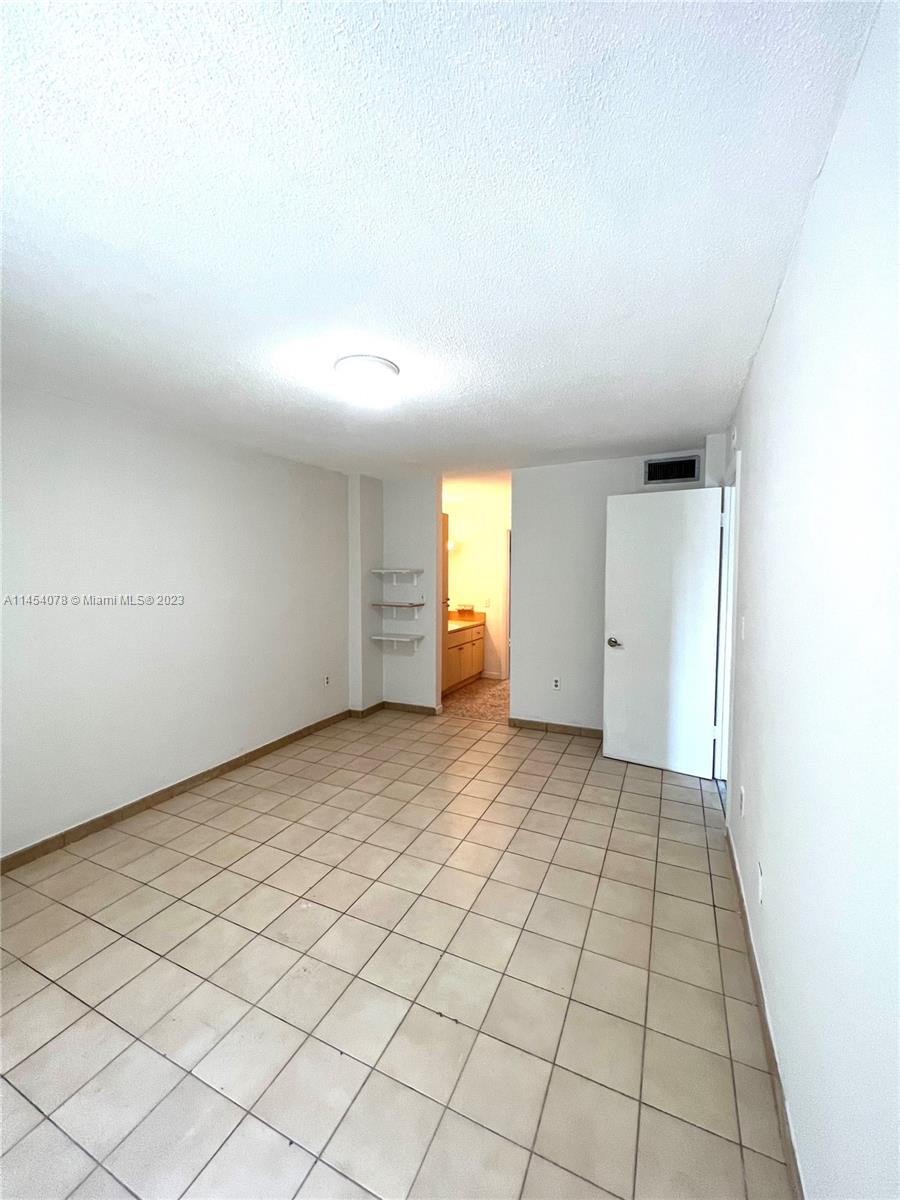 677 SW 9th Ave # 202