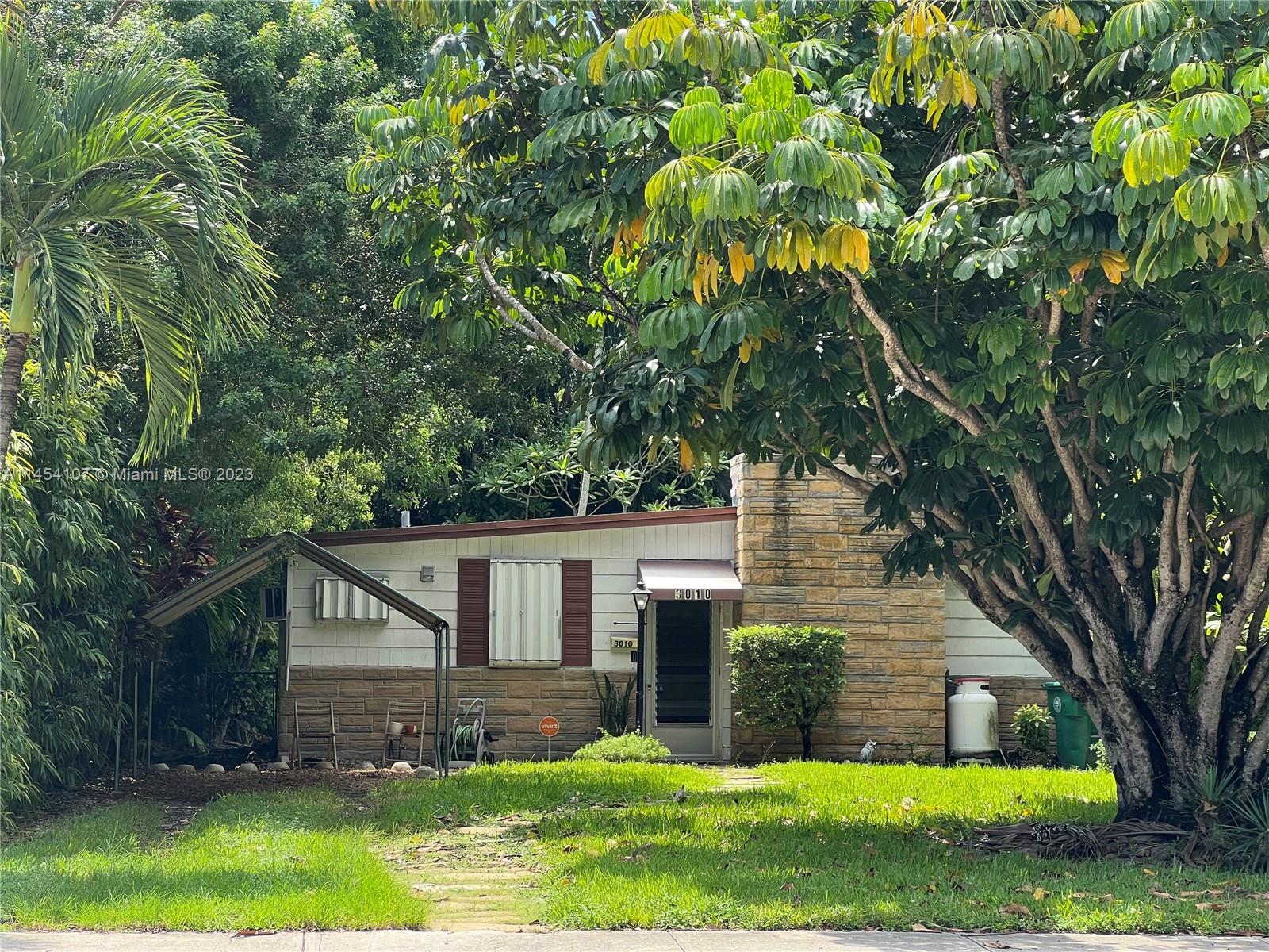 3010 SW 16th St