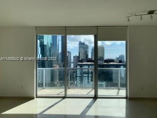 1060 Brickell Ave # 2409