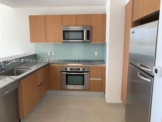 1060 Brickell Ave # 2409