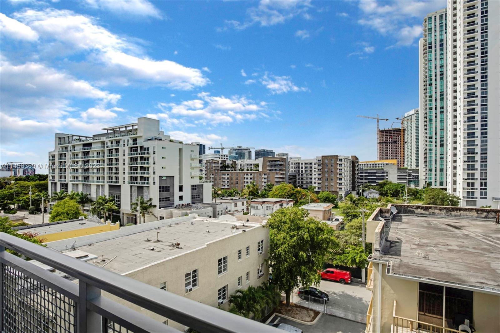 455 NE 25th St # 605