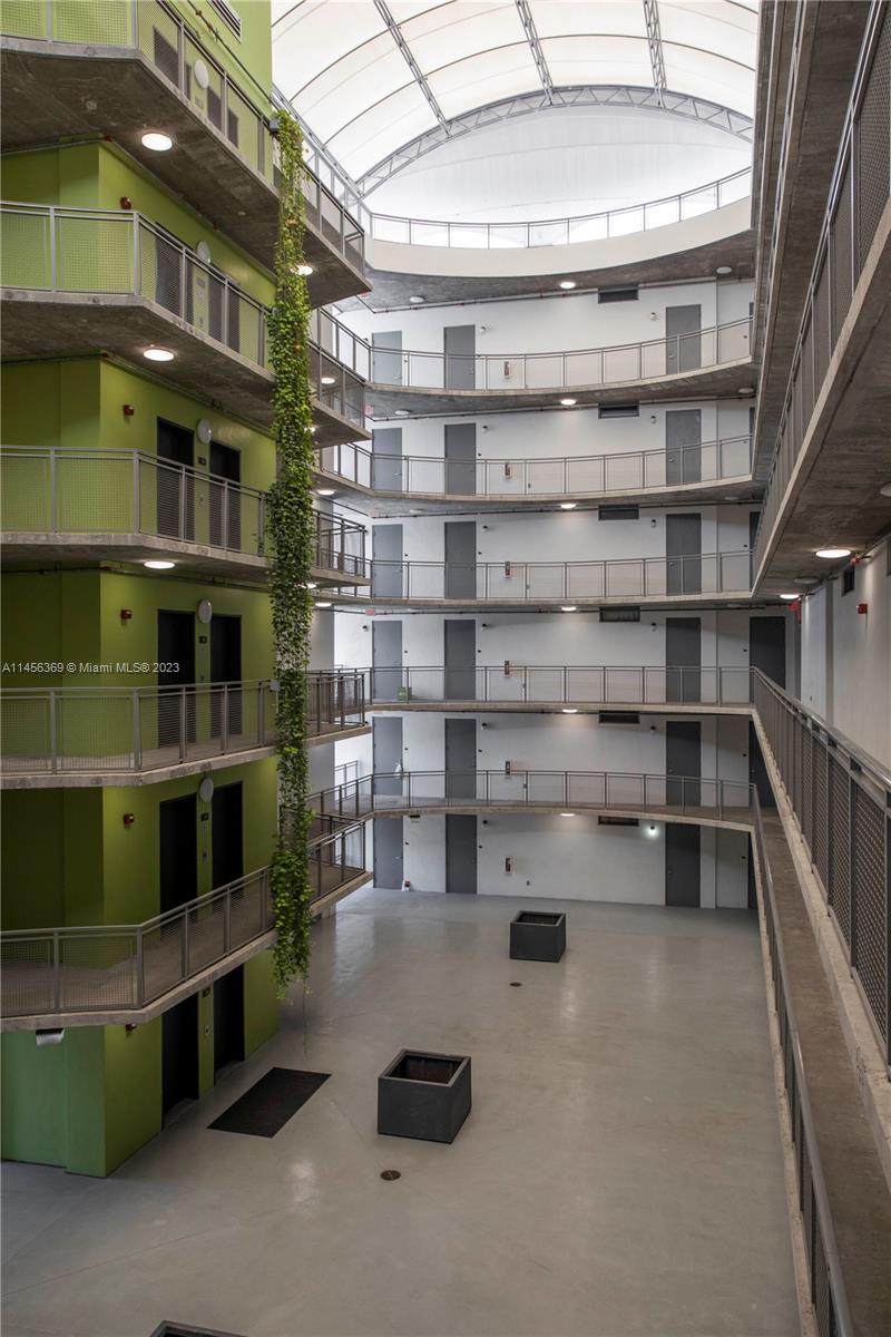 455 NE 25th St # 605