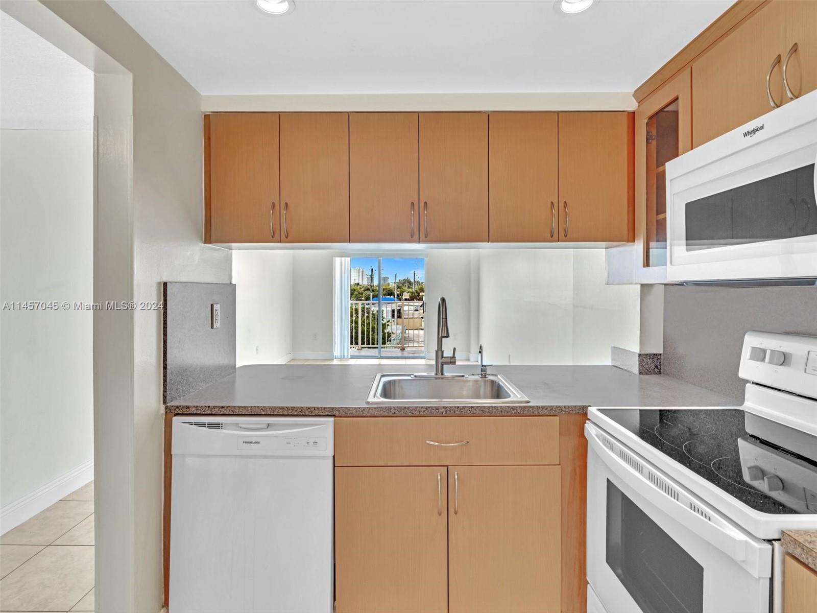 16465 NE 22nd Ave # 408