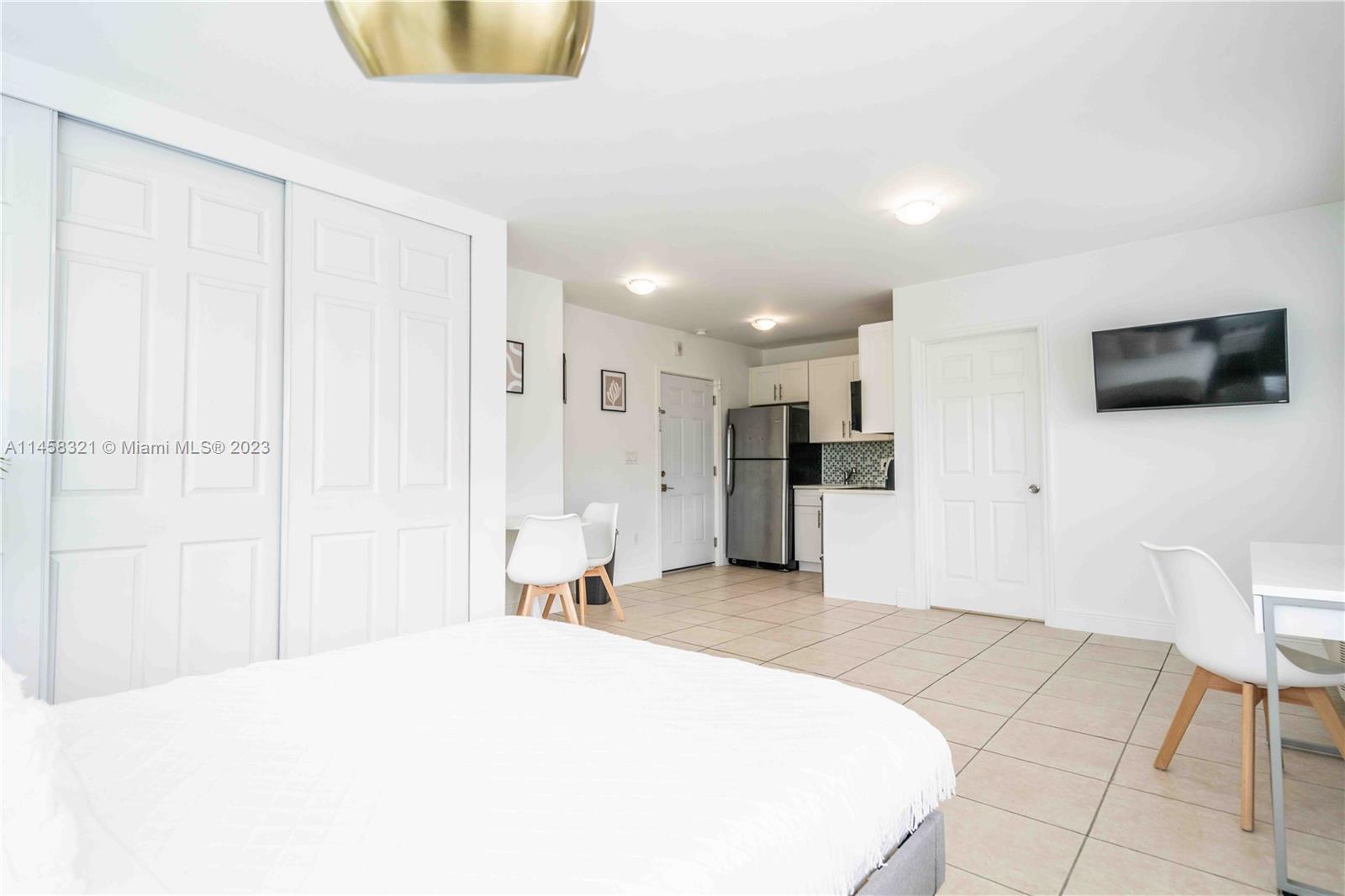 6971 Carlyle Ave # 208