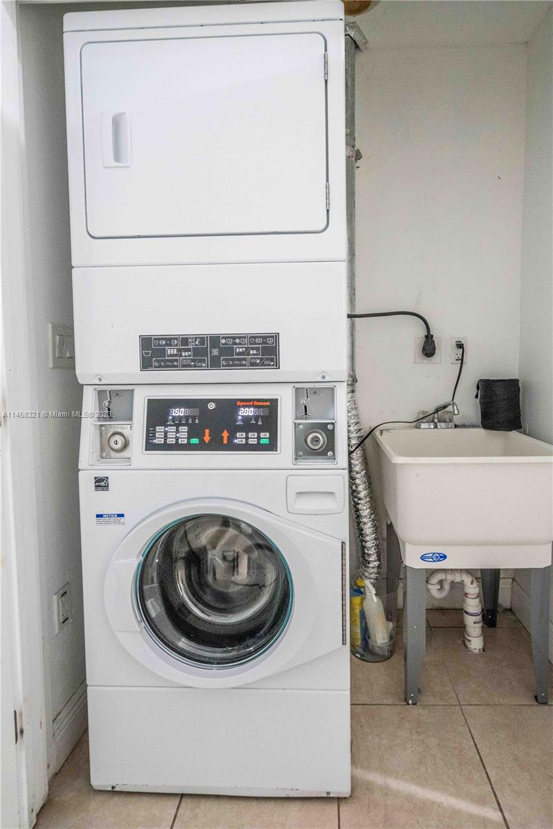 6971 Carlyle Ave # 208