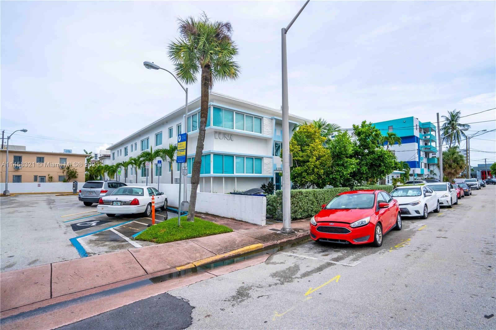 6971 Carlyle Ave # 208