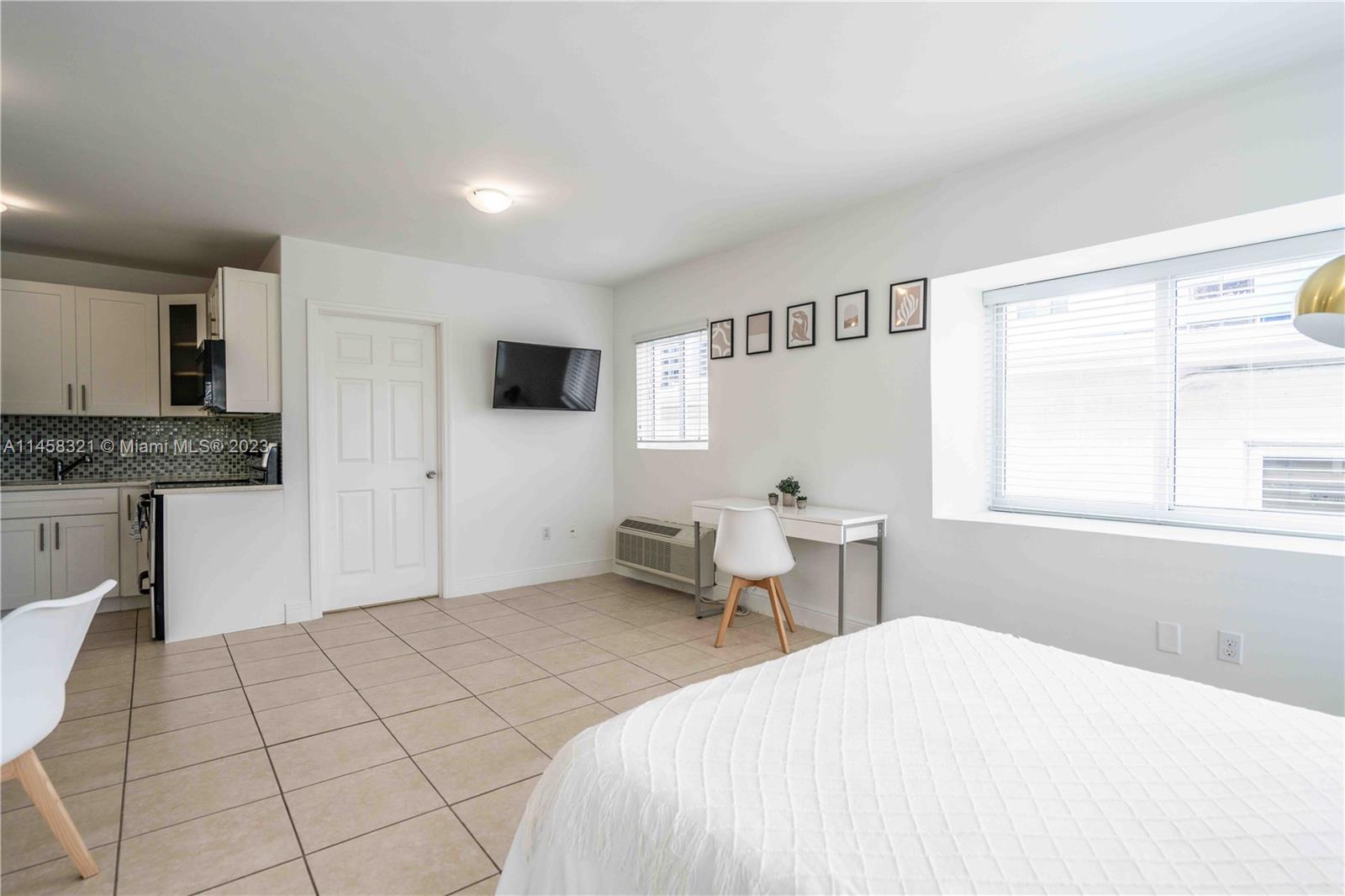 6971 Carlyle Ave # 208