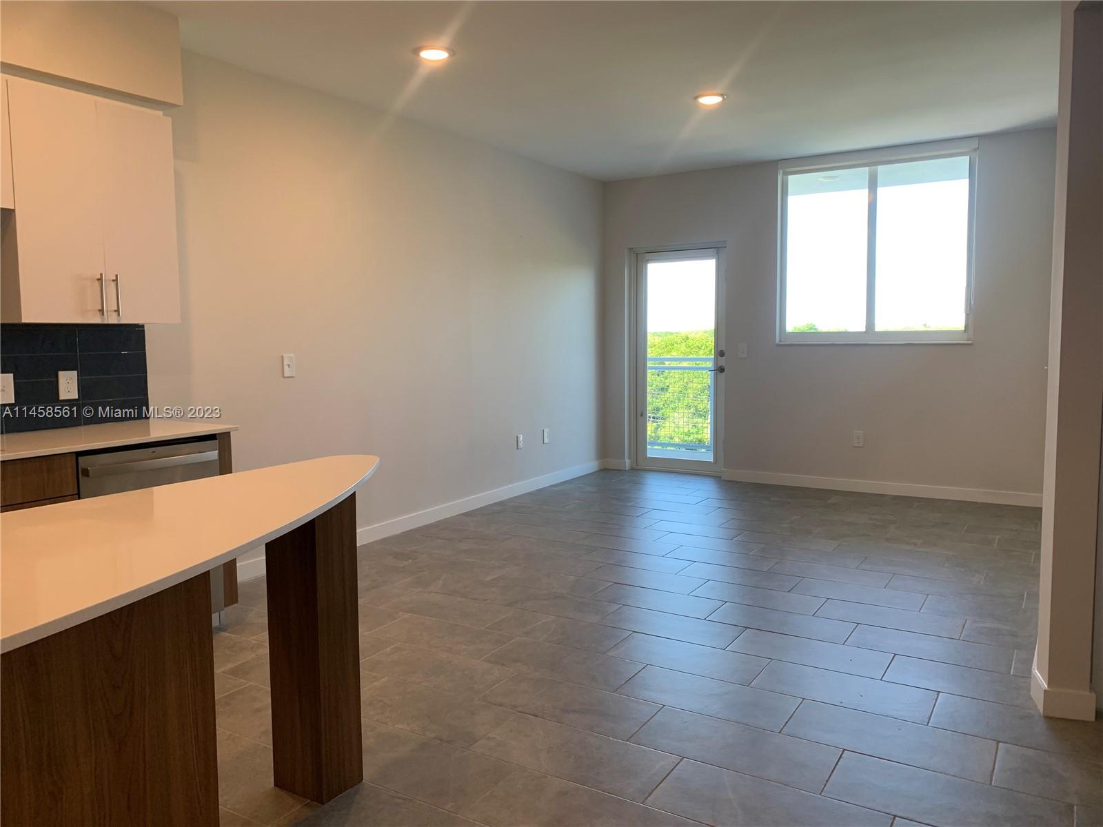 2500 SW 22nd Ter # 520