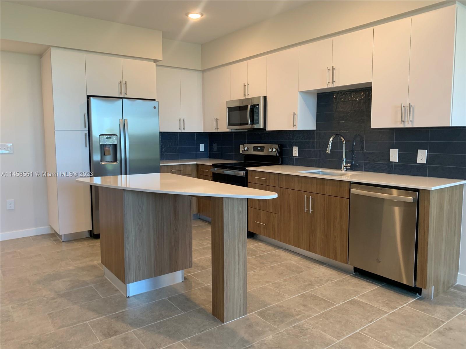 2500 SW 22nd Ter # 520