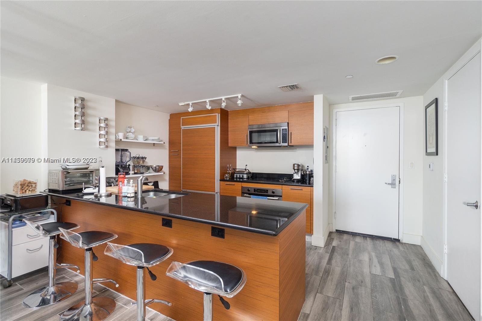 50 Biscayne Blvd # 4701