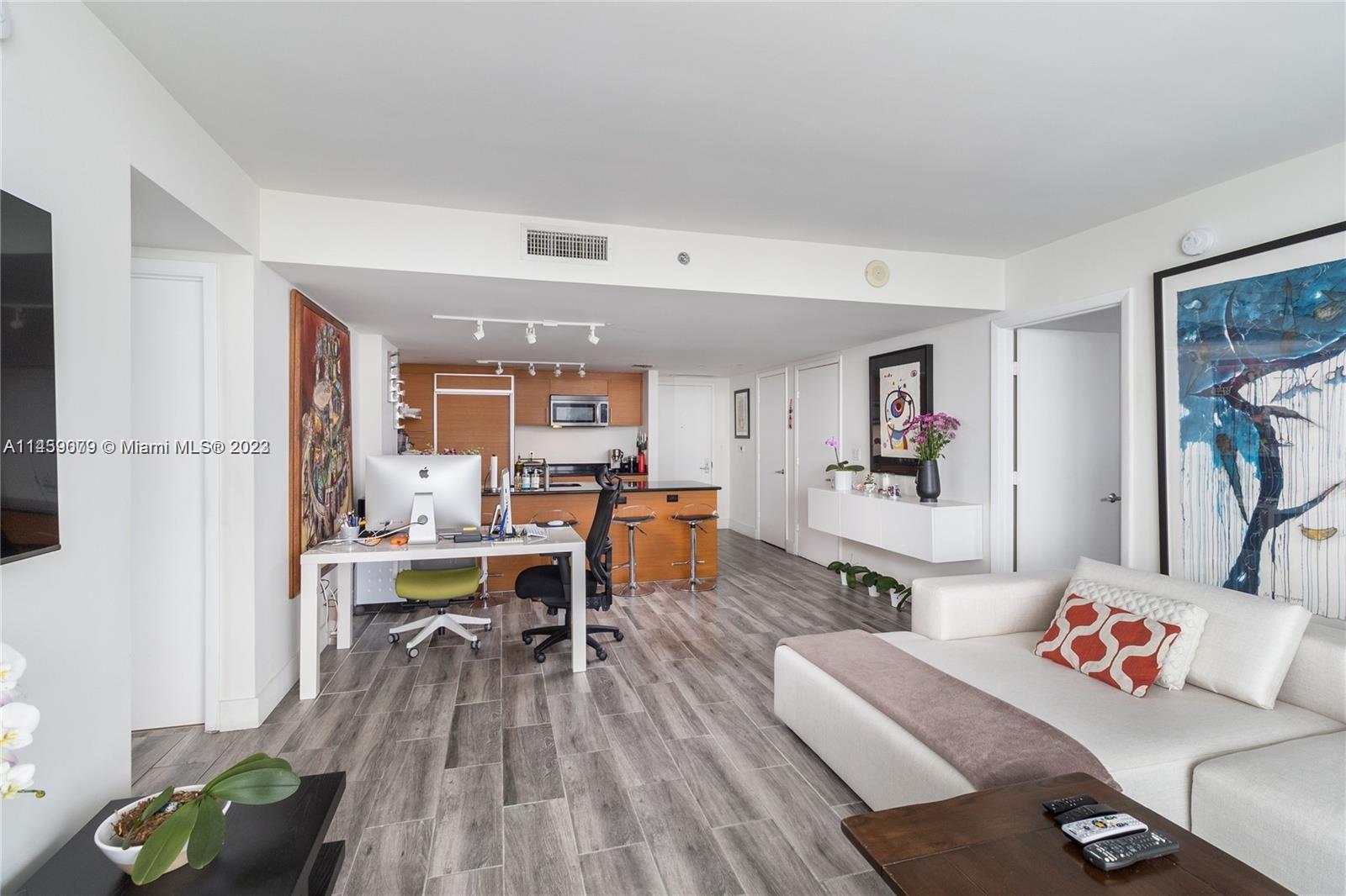 50 Biscayne Blvd # 4701