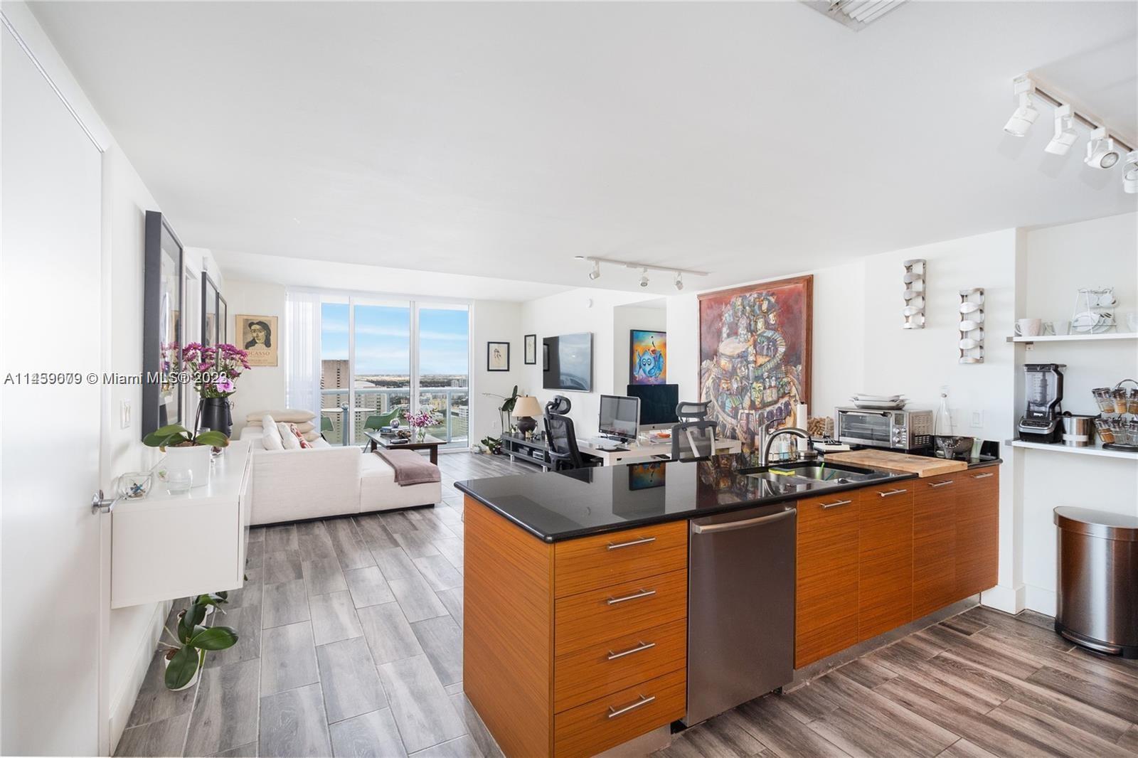 50 Biscayne Blvd # 4701