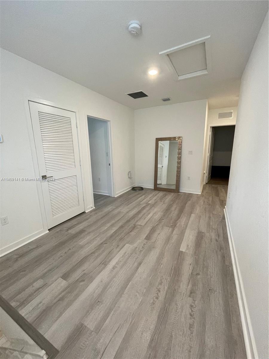 493 NE 6th Pl # 493
