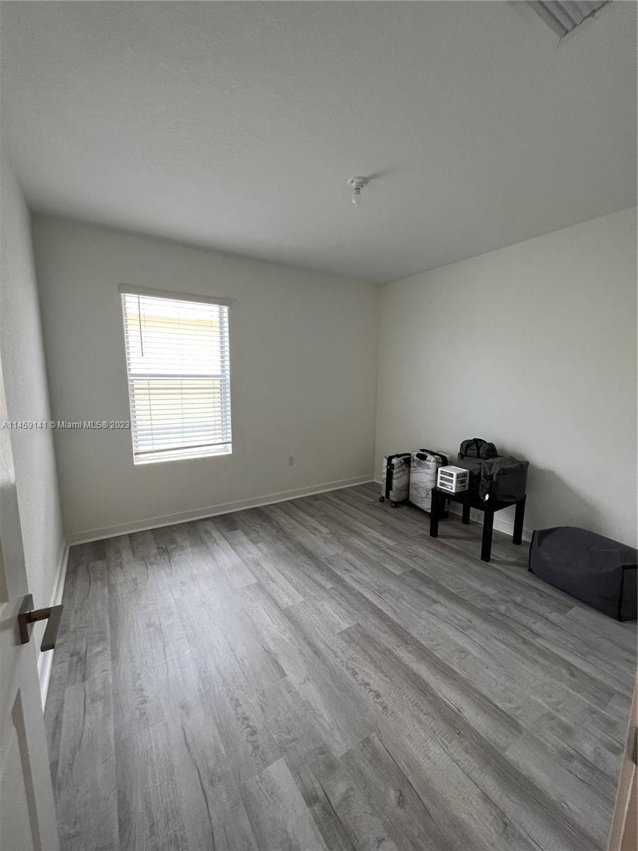 493 NE 6th Pl # 493