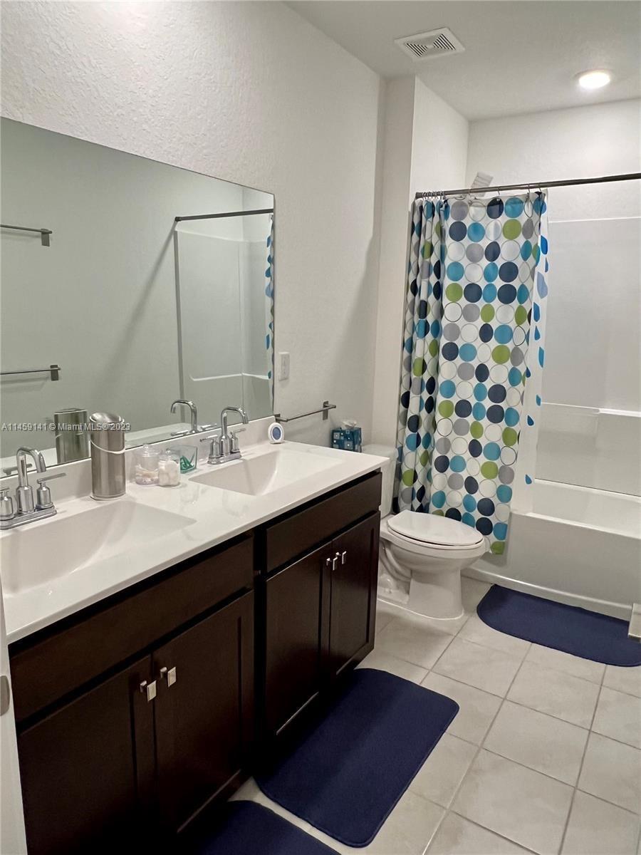 493 NE 6th Pl # 493