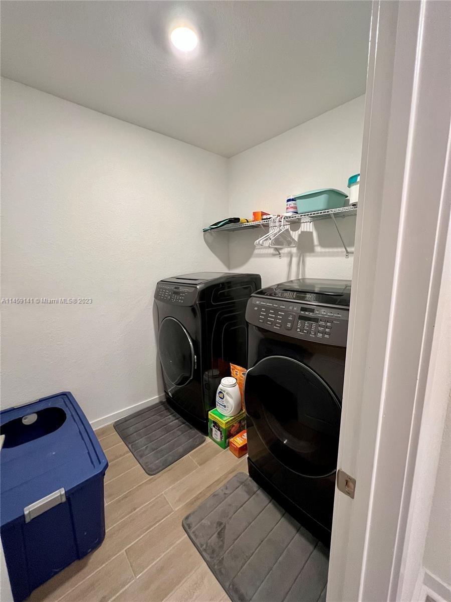493 NE 6th Pl # 493