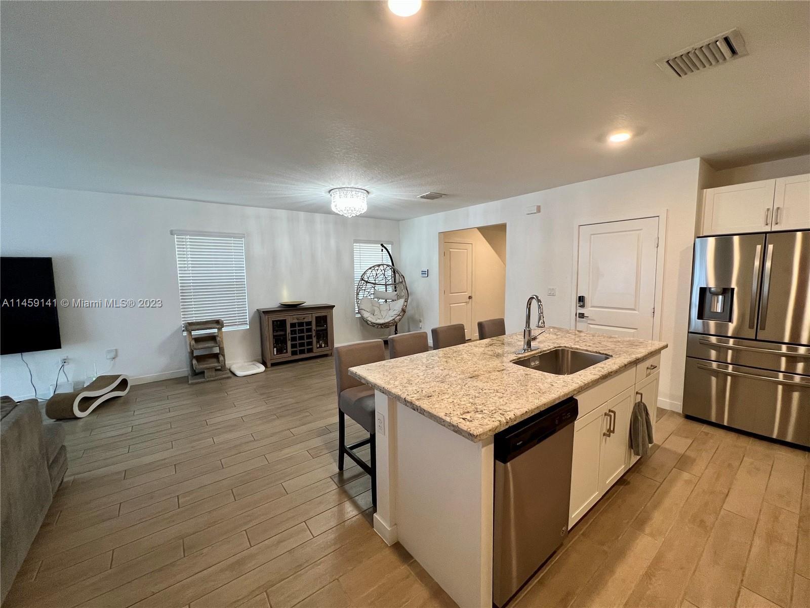 493 NE 6th Pl # 493