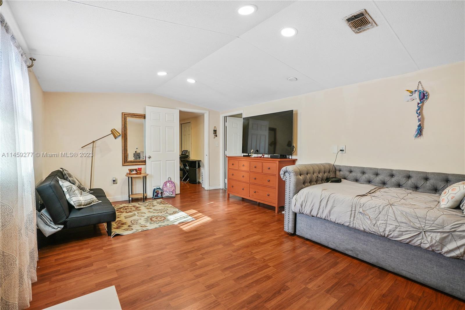 12401 W OKEECHOBEE RD LOTE 19