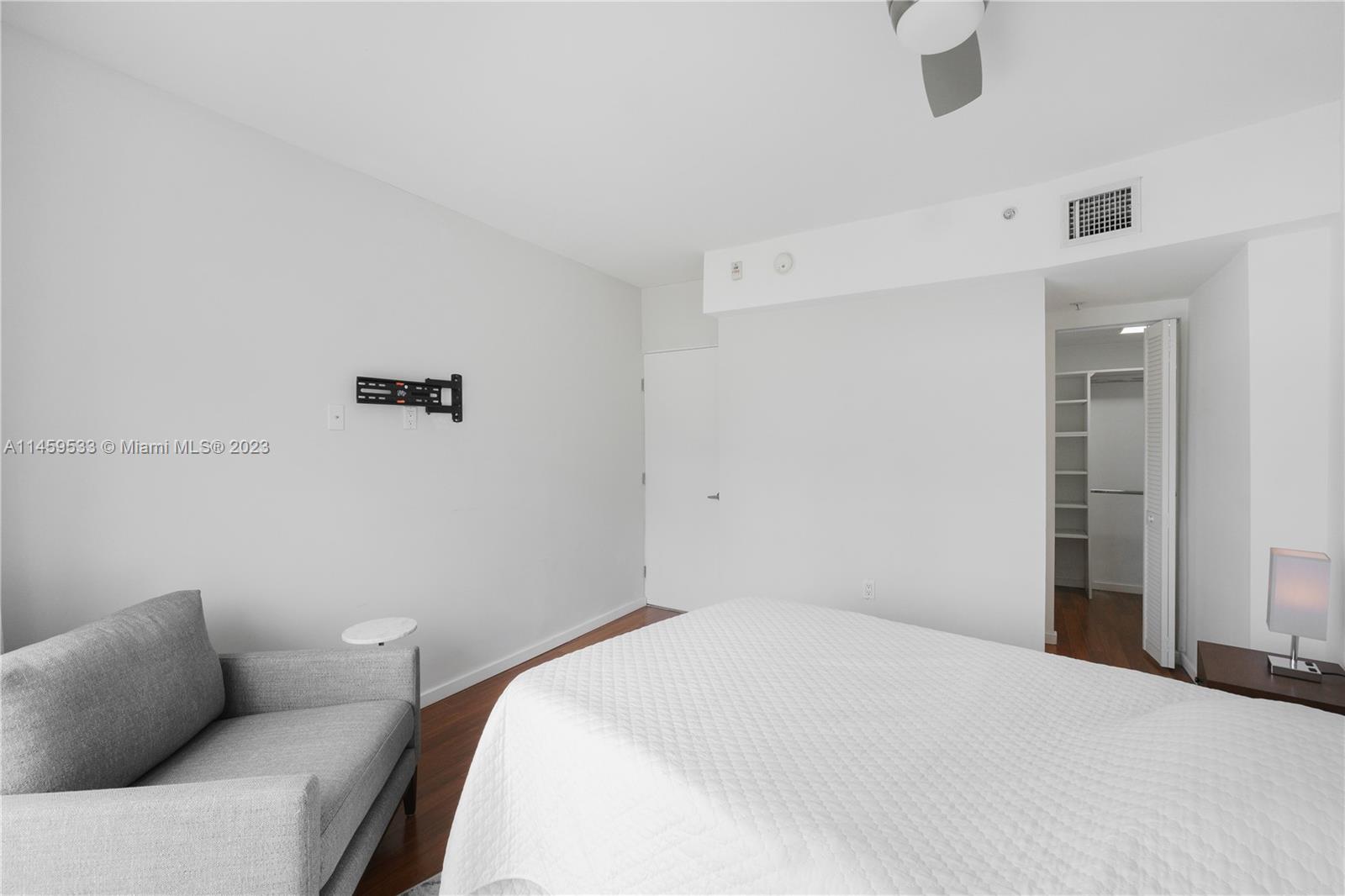 1650 Brickell Ave # 104