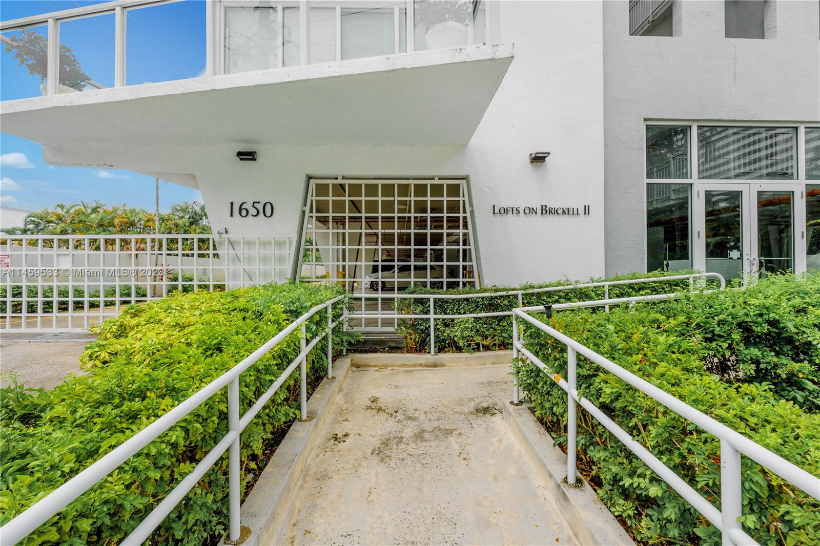 1650 Brickell Ave # 104