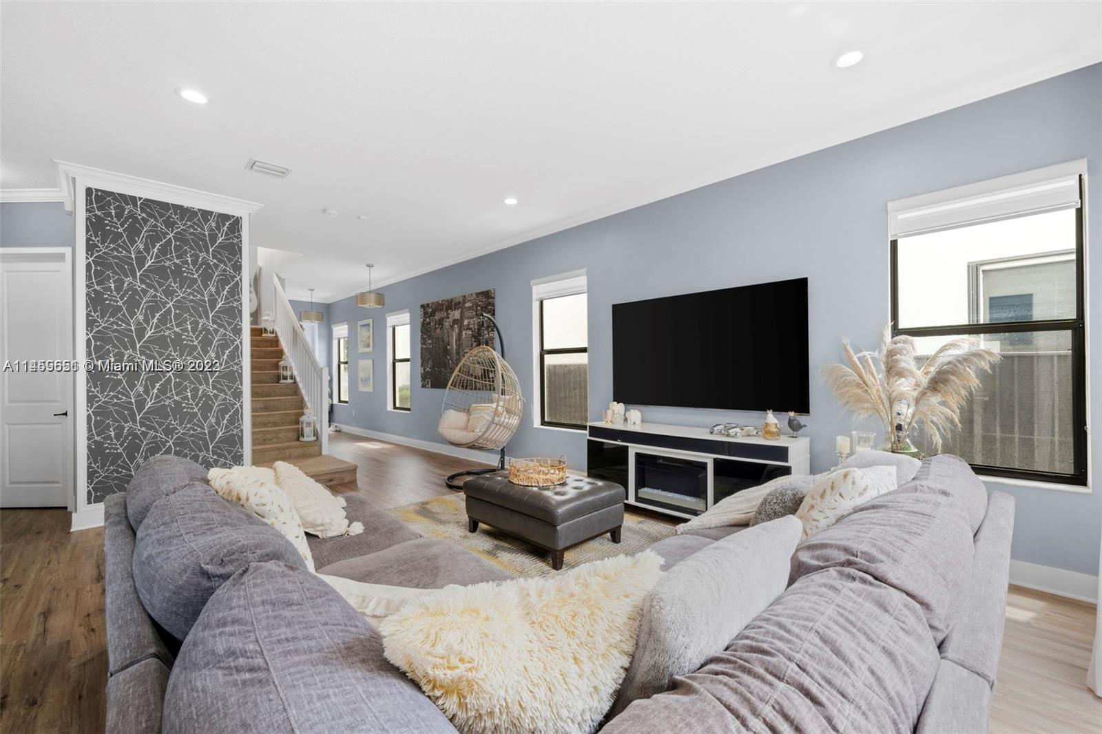3222 W 99th Pl