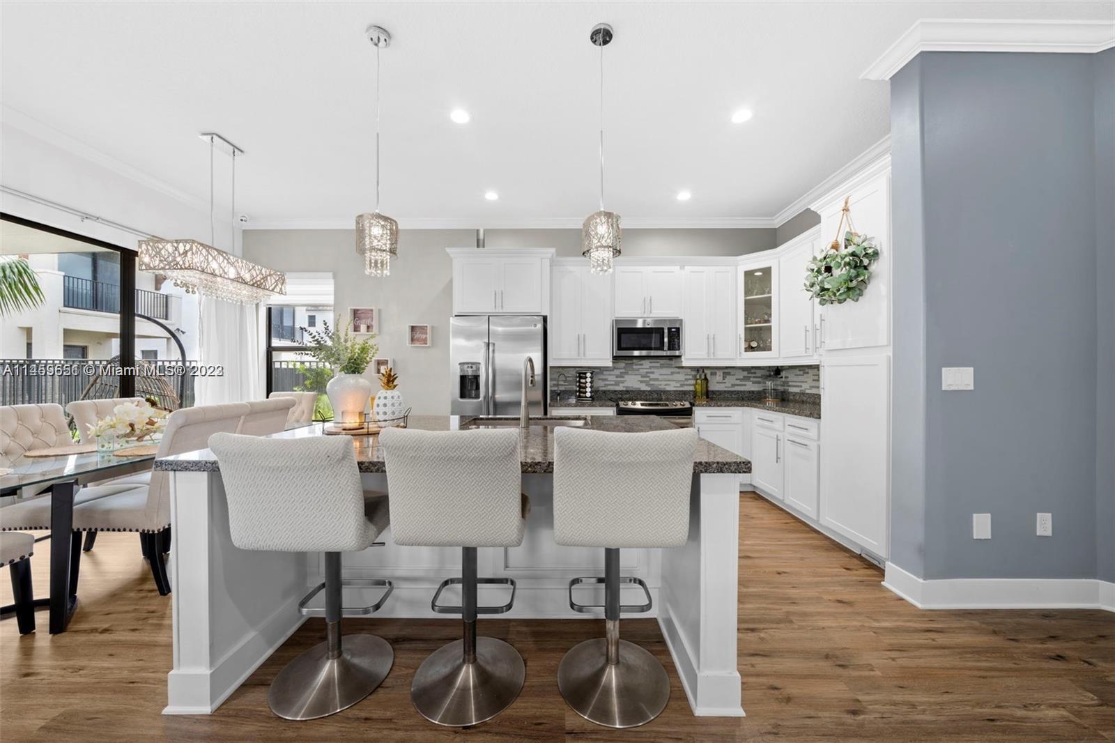 3222 W 99th Pl