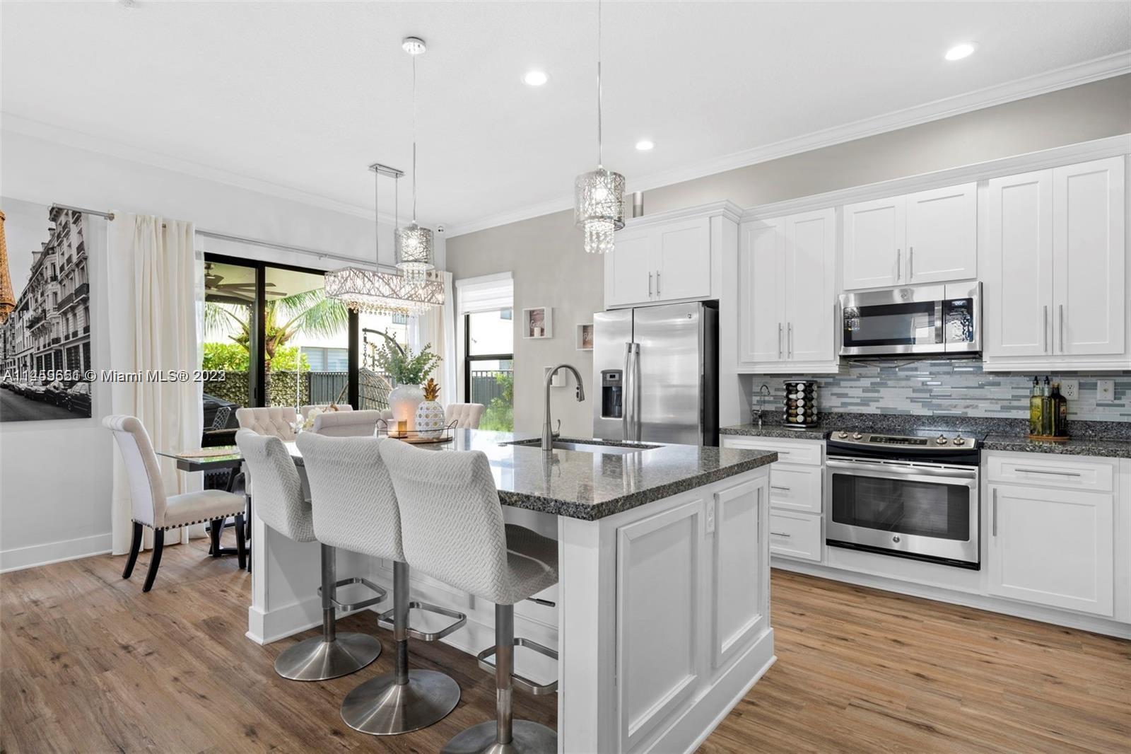 3222 W 99th Pl