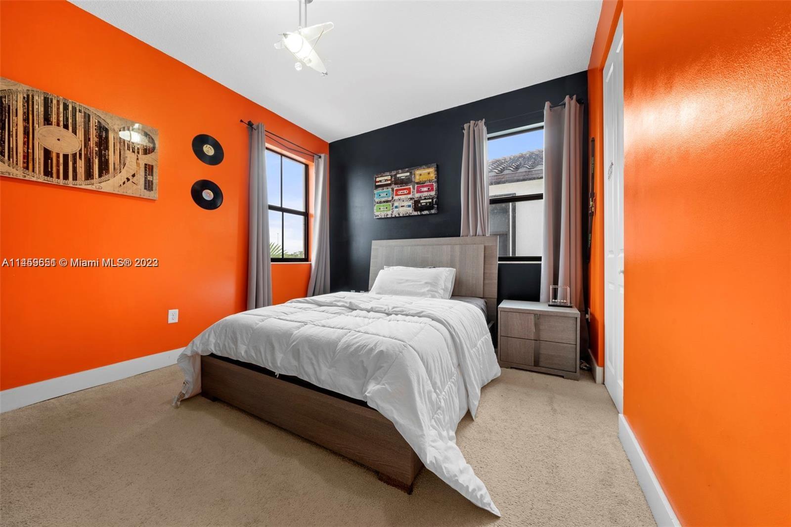 3222 W 99th Pl