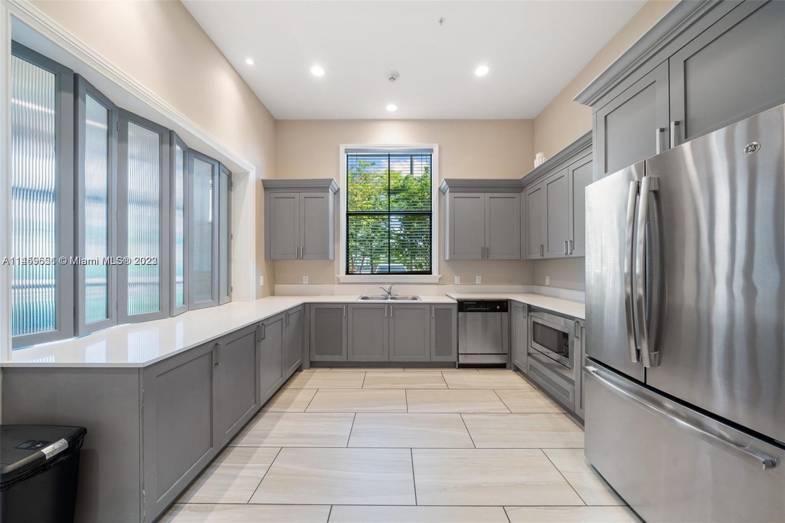 3222 W 99th Pl
