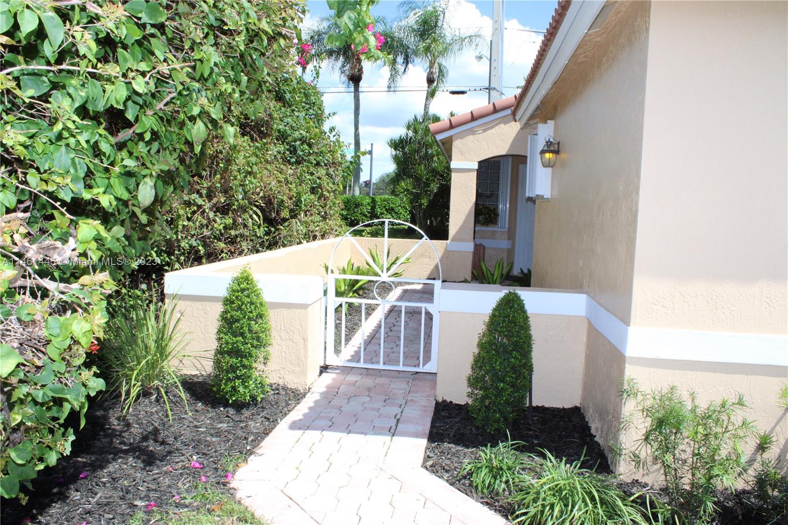 811 NW 172nd Ter