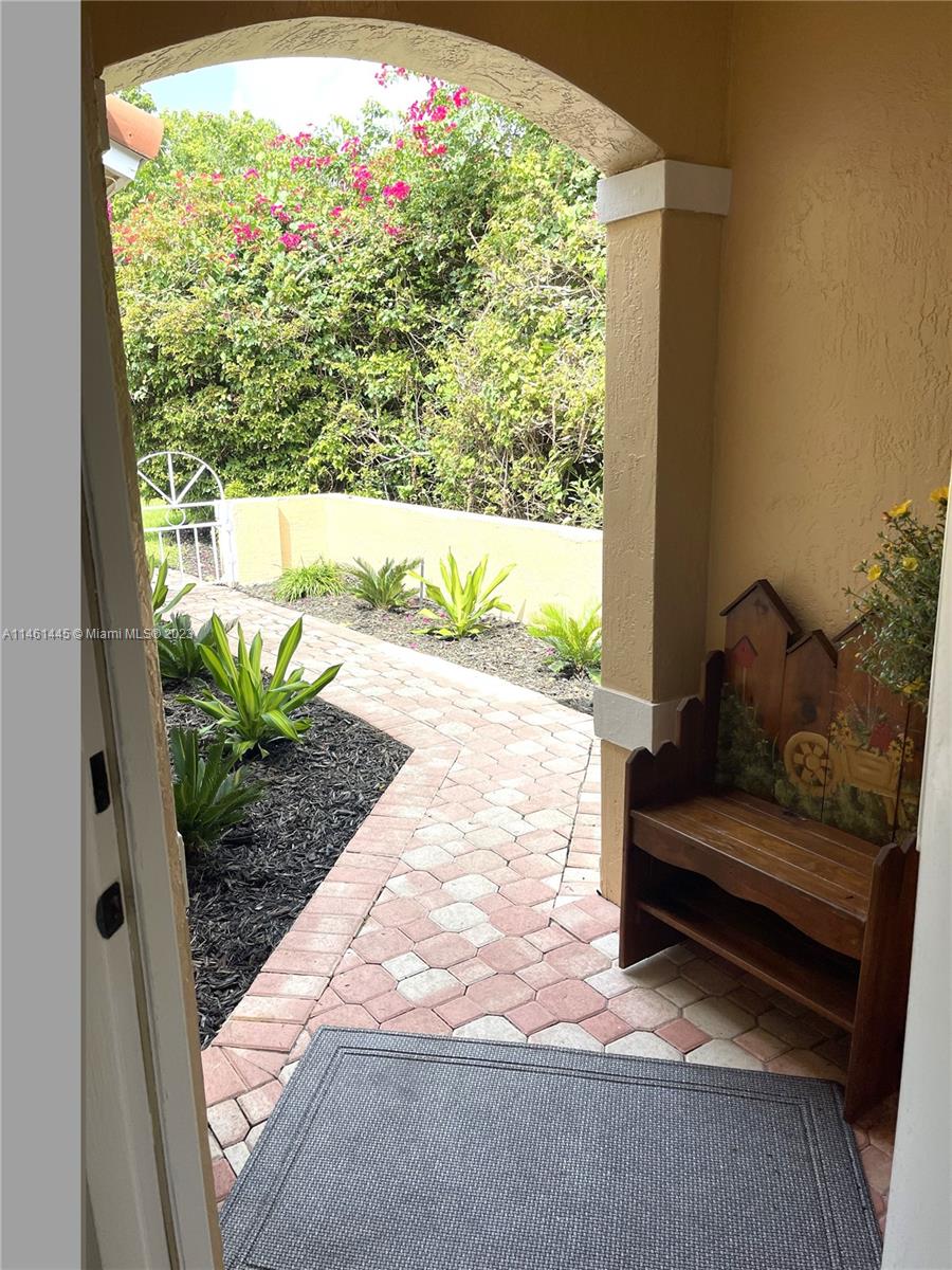 811 NW 172nd Ter