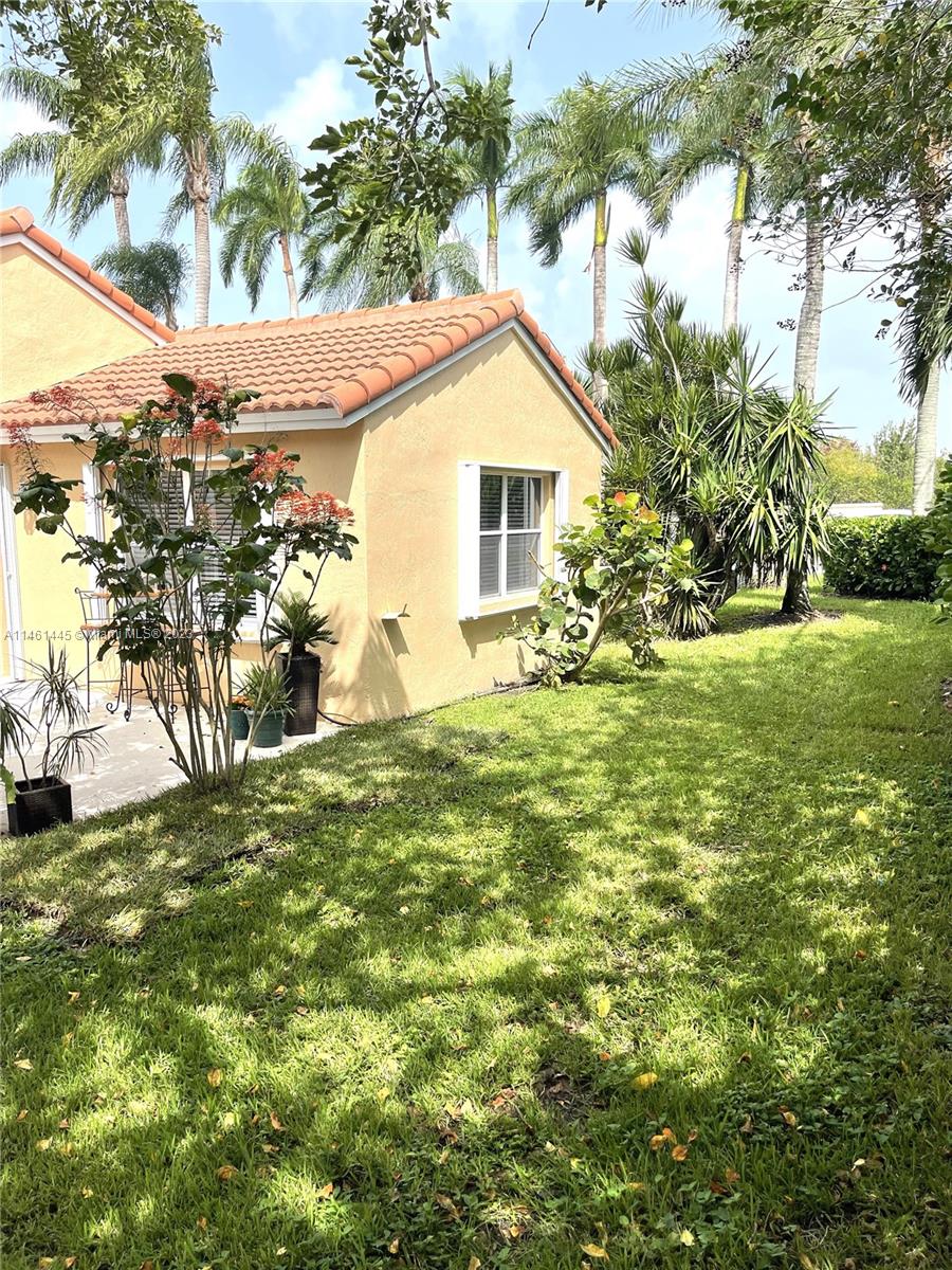 811 NW 172nd Ter