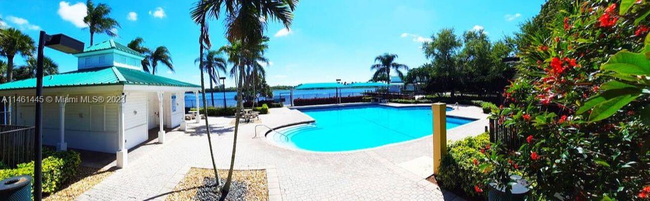 811 NW 172nd Ter