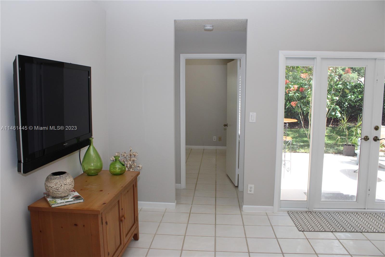 811 NW 172nd Ter