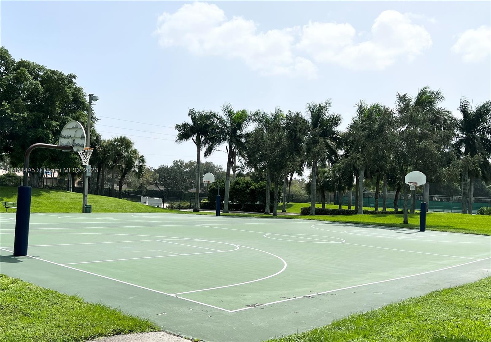 811 NW 172nd Ter