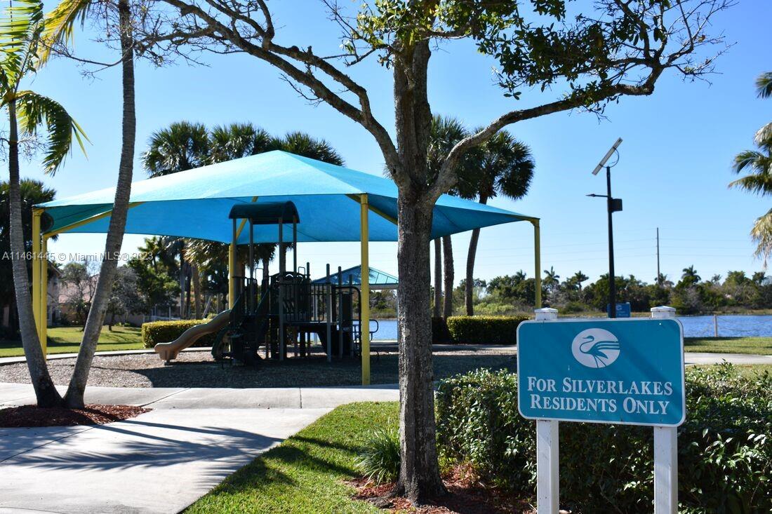 811 NW 172nd Ter