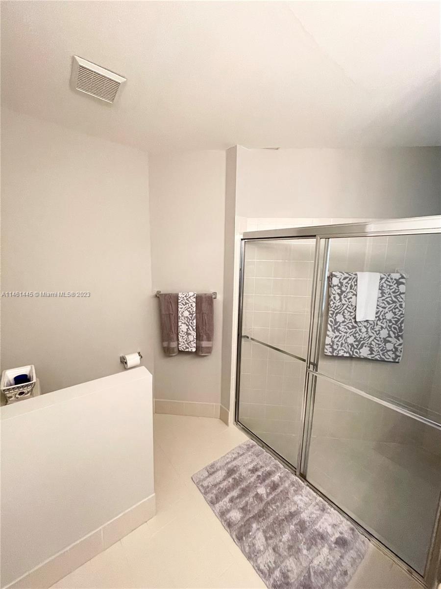 811 NW 172nd Ter