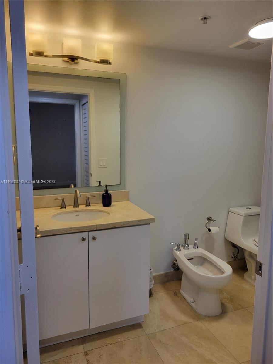 2650 SW 37th Ave Unit: 704