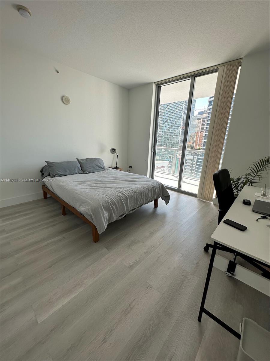 79 SW 12th St Unit: 2203-S