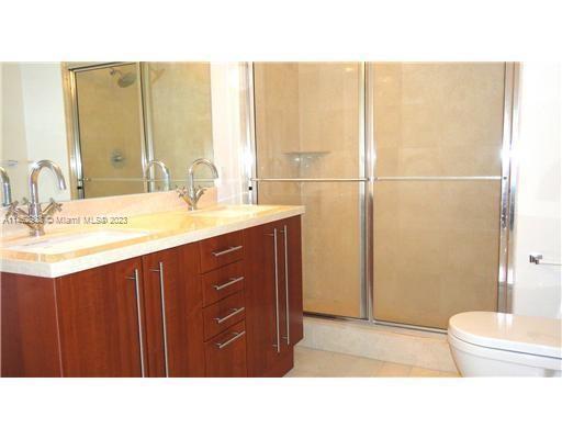 79 SW 12th St Unit: 2203-S